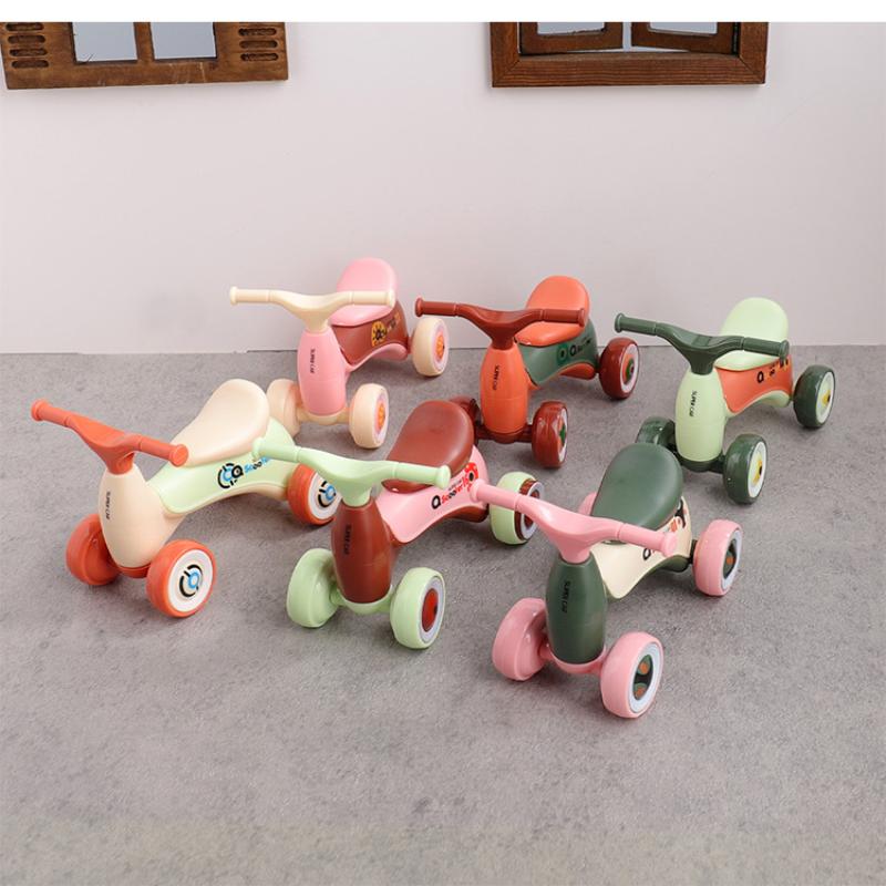 Kids Toys Scooter - Rastgele 1 Adet Simülasyon Mini Sevimli